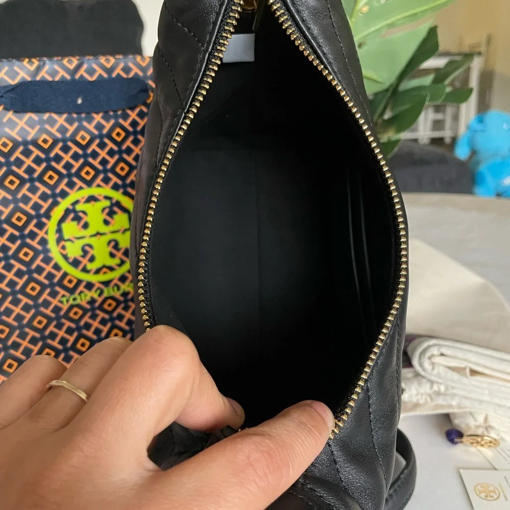 New, Authentic Tory Burch Crossbody - Picture 5 of 16